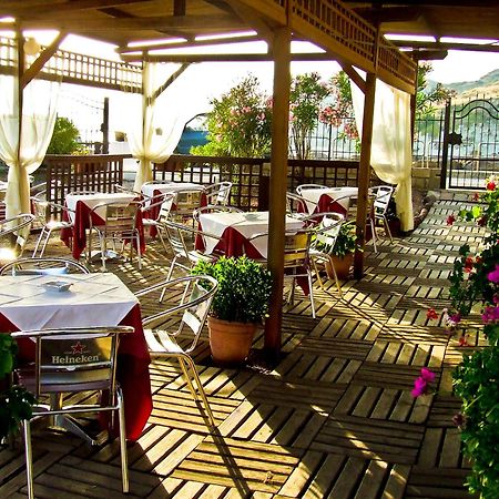 Hotel Miramare Bosa Marina Zewnętrze zdjęcie